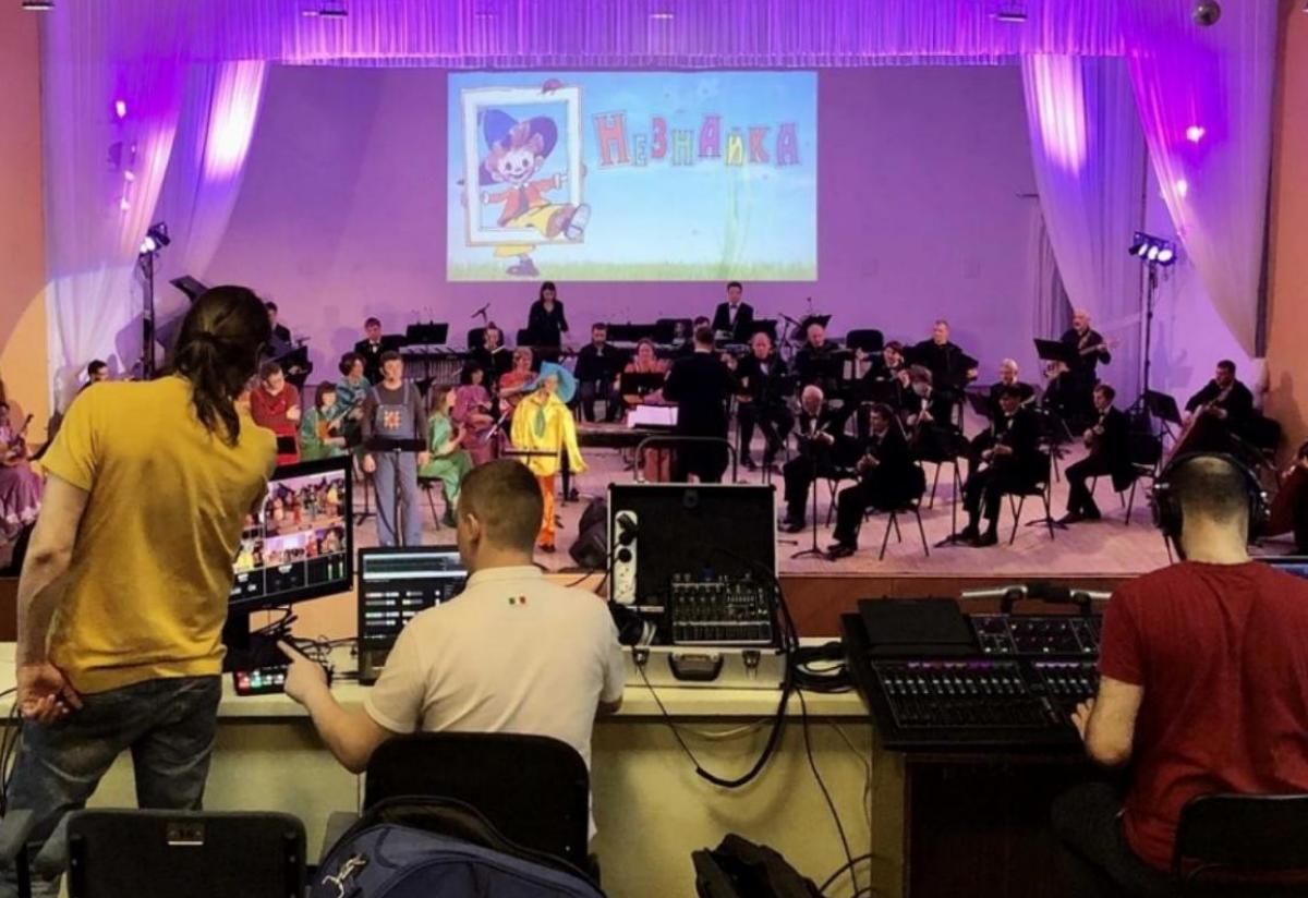 Hankkeen toimipaikkana on Karjalan tasavallan filharmonia, joka järjestää konsertteja livestriiminä. Kuva: Karjalan elokuvatekijöiden liitto