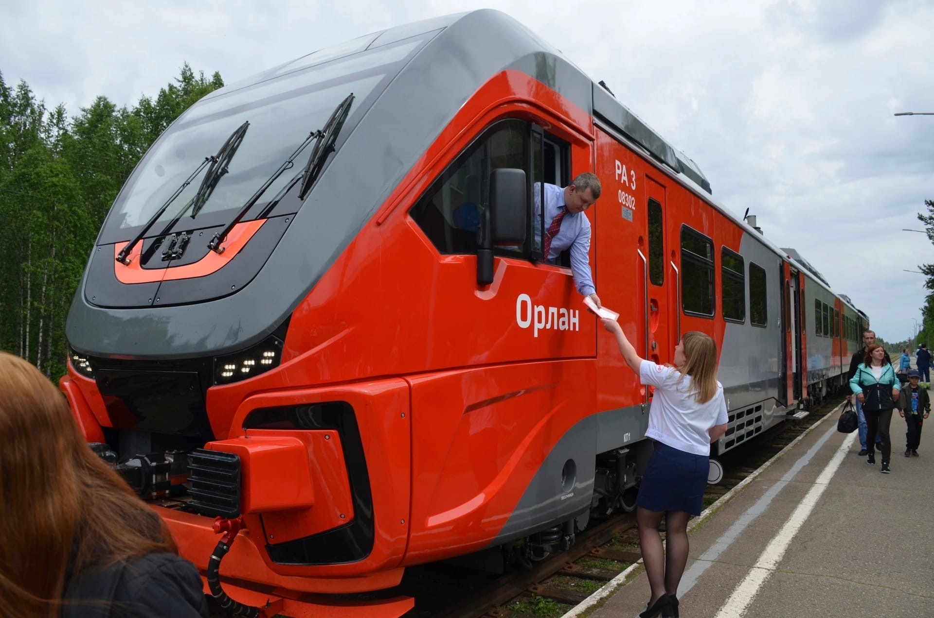 Kešäkuun 15. päivänä enšimmäini Orlan-juna läksi Lentierašta Šukkajärveh ta Koštamukšeh. Kuva: Koštamukšen uutiset -VK-šivu