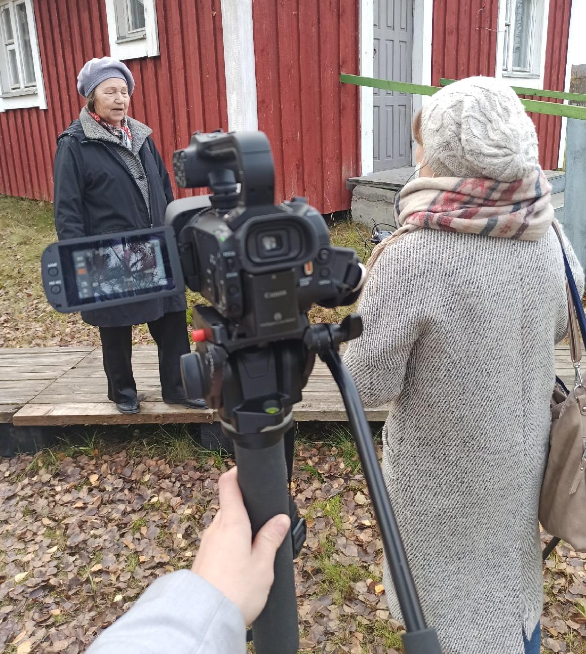 Moni sankari puhuu filmissä äidinkieltään suomea, jota he eivät käytä usein arkielämässään. 12+ Kuva: Uljana Tikkanen 