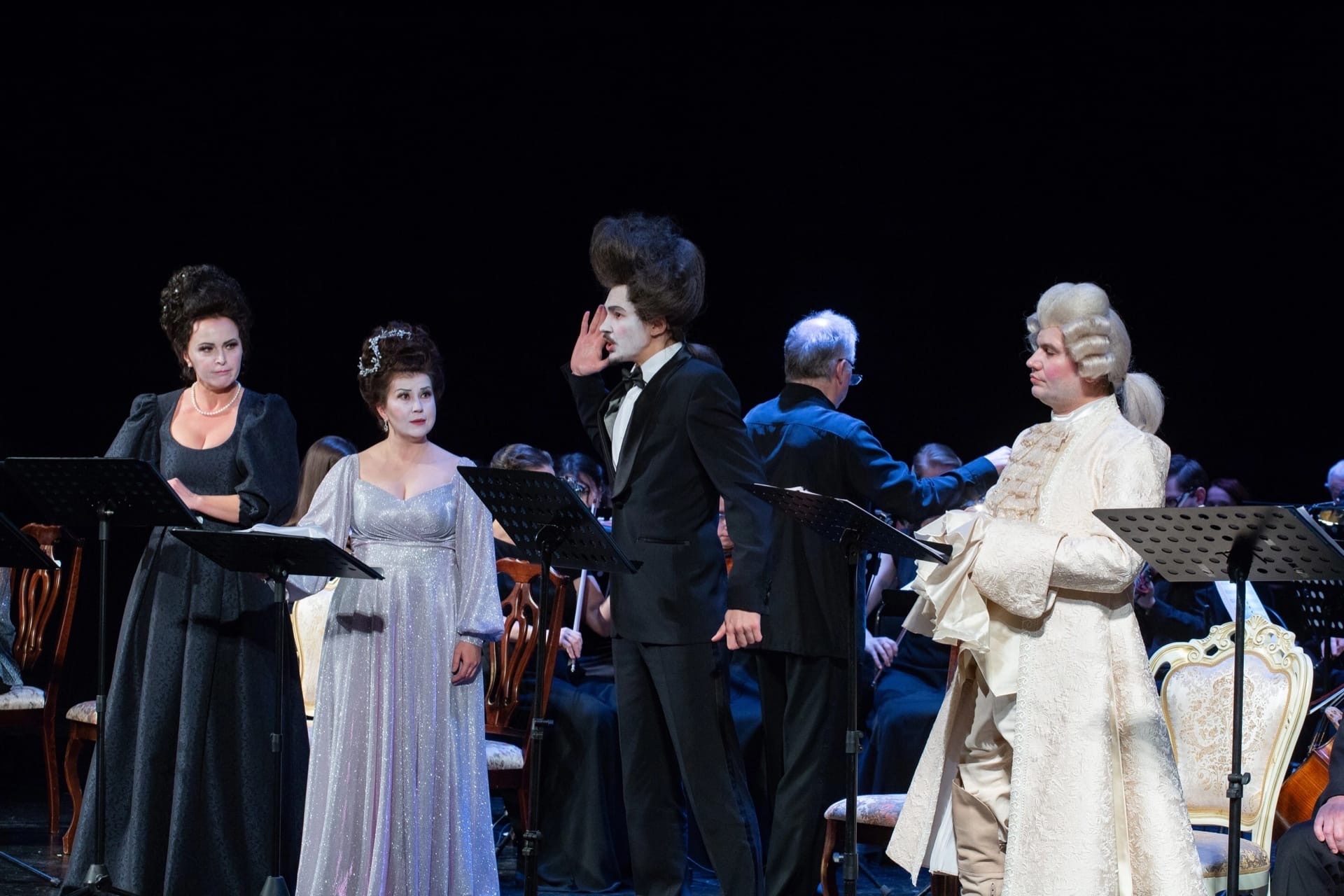 Figaron häät -ooppera kuultiin konserttiversiona eilen Musiikkiteatterin näyttämöllä. 12+. Kuva: Vitali Golubev