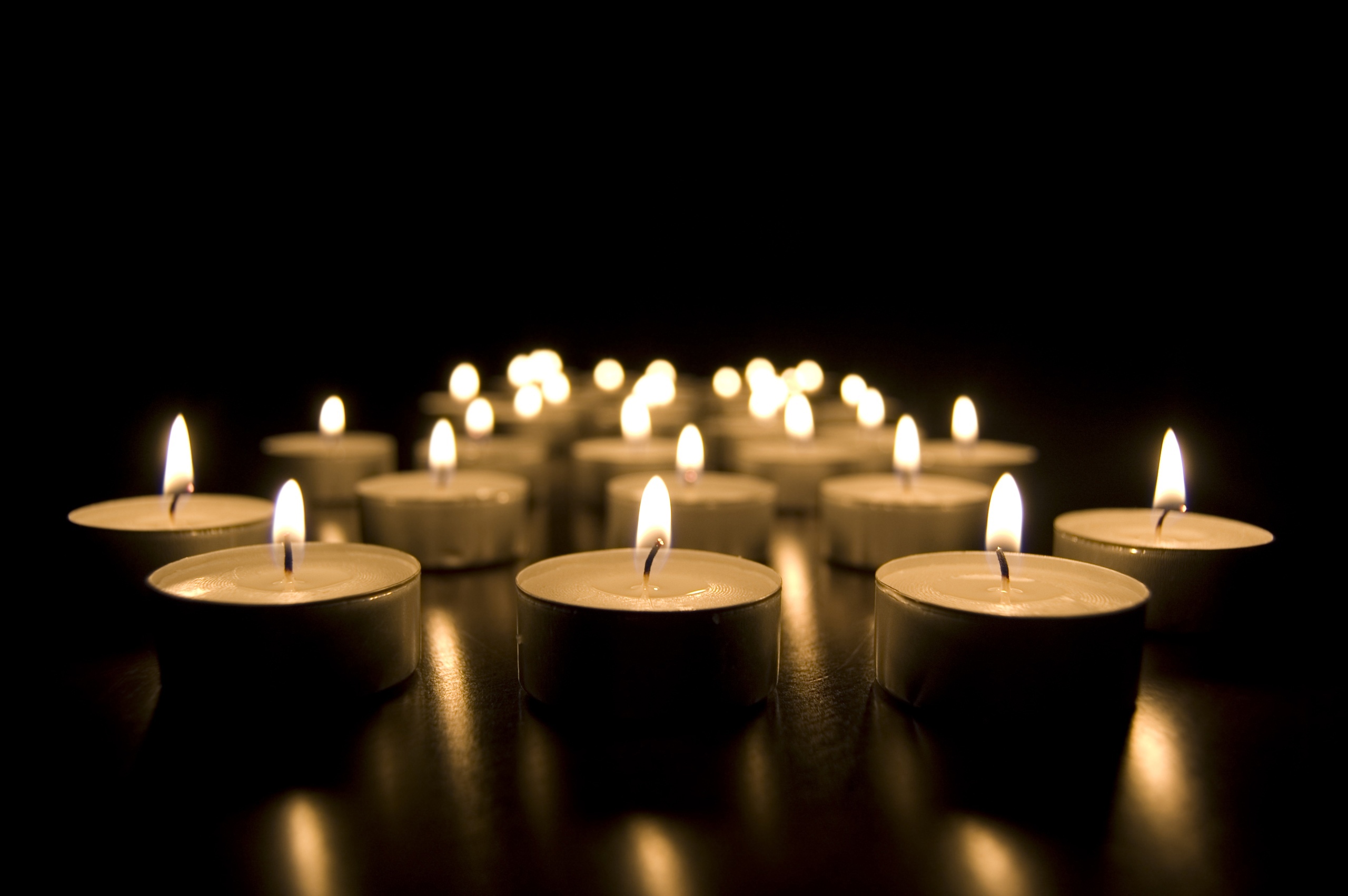 26.—29. syyskuuta Udmurtian tasavallassa vietetään suruaikaa kouluammuskelun uhrien muistoksi. Kuva: freepik.com
