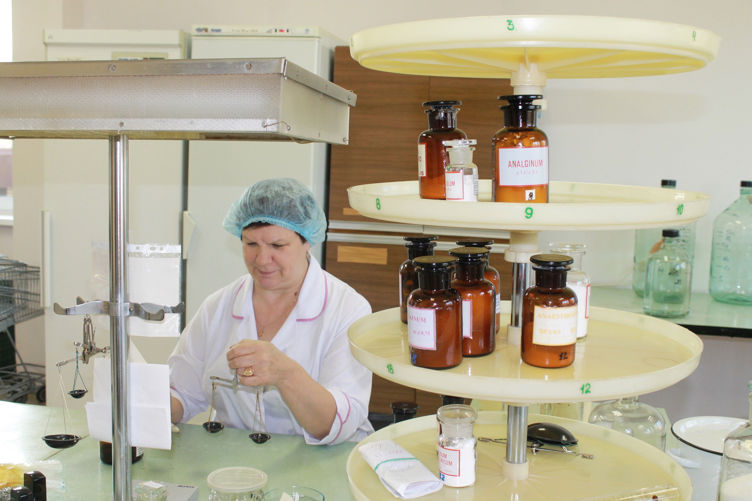 Apteekeissa valmistetaan lääkkeitä aikuisille ja lapsille. Kuva: Karjalan tasavallan terveysministerin VKontakte-sivu