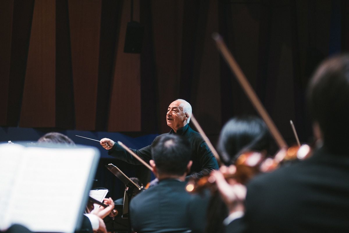 Vladimir Spivakov on johtanut orkesteria sen perustamisvuodesta lähtien. 6+. Kuva. Moskovan virtuoosit -kamariorkesterin VKontakte-sivu 