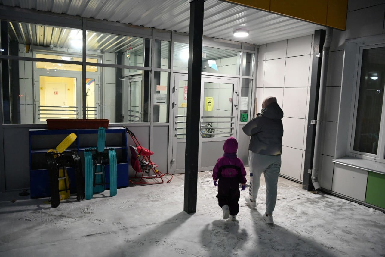 20. joulukuuta mennessä koronakoodia ei vaadita vanhemmilta päiväkodeissa. Kuva: Karjalan opetus- ja urheuluministeriö