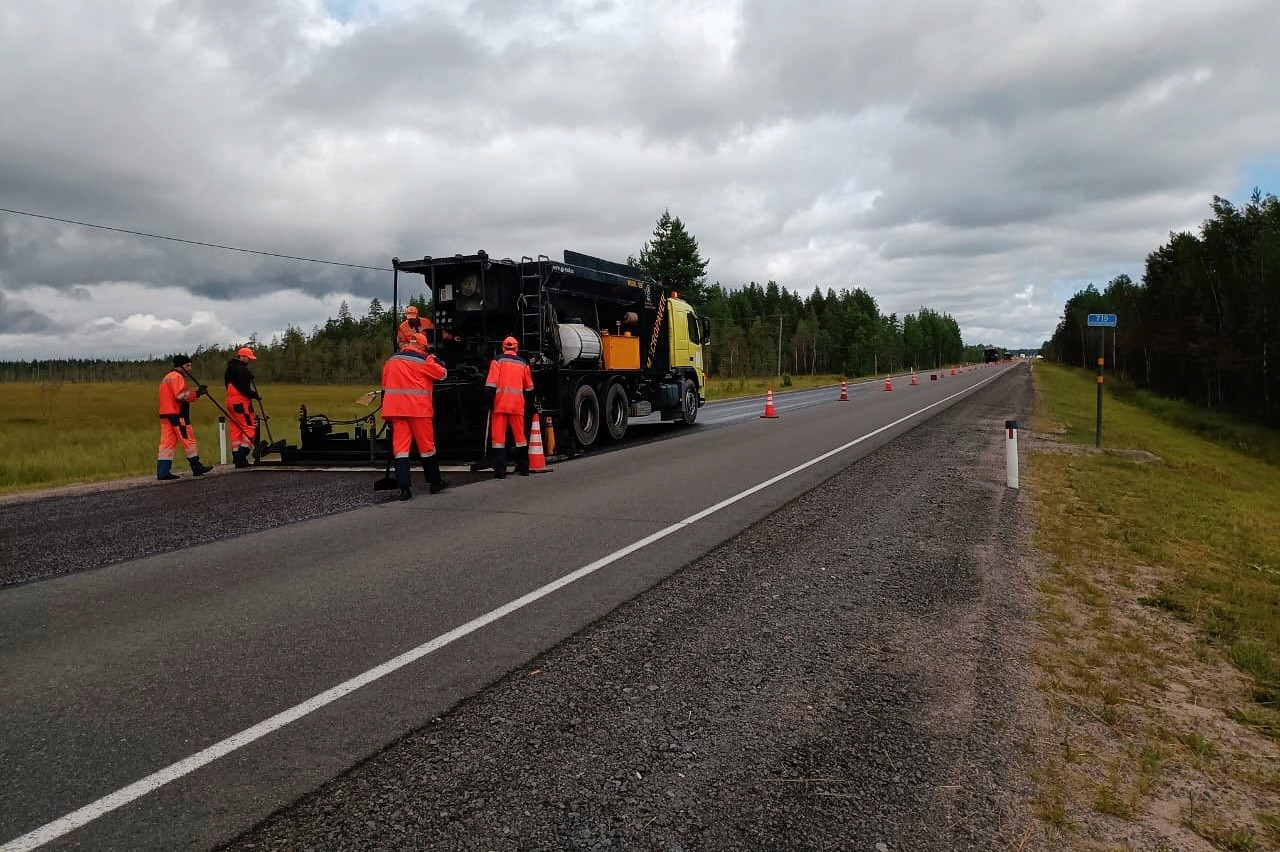 Vuonna 2024 tasavallassa korjataan yli 190 kilometriä teitä. Kuva: Karjalan liikenneministeriön VKontakte-sivu