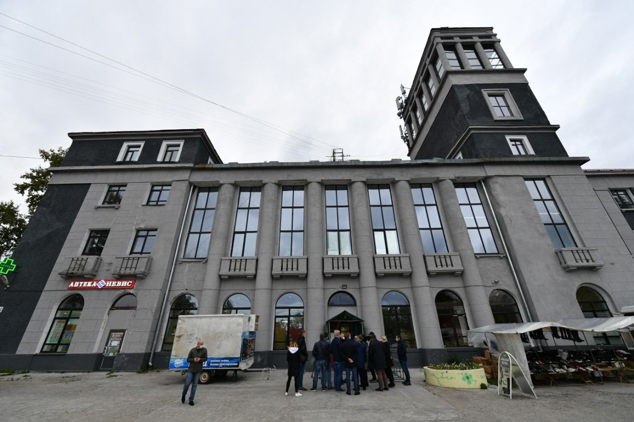 Rakennuksen julkisivu on korjattu. Vanhat ikkunat on vaihdettu uusiin. Kuva: Karjalan tasavallan päämiehen VKontakte-tili