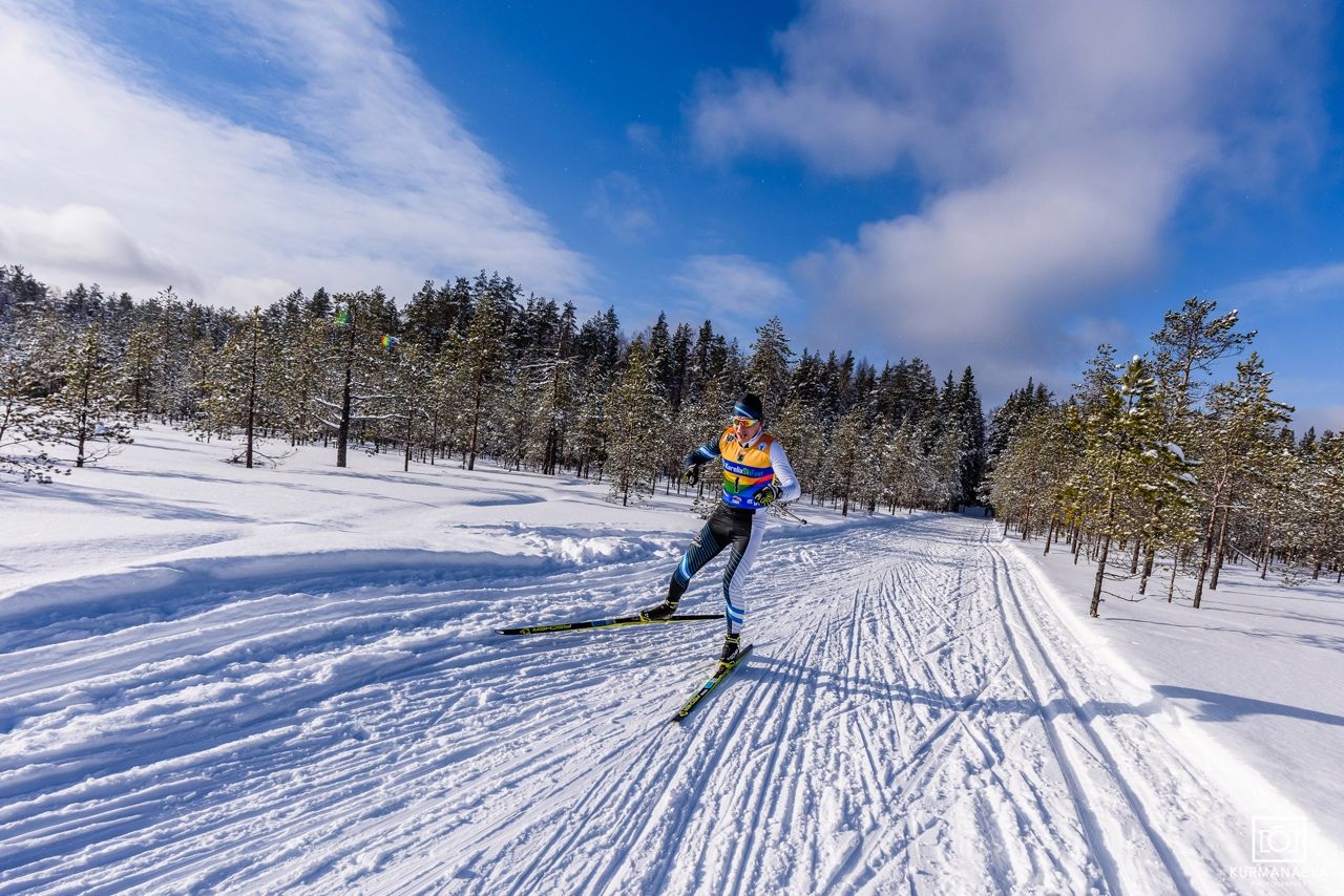 Kižin saaresta on tullut suurien kulttuuri- ja urheilutapahtumien pitopaikka. Tänä lauantaina saarella järjestetään hiihtomaraton. Osallistujat hiihtävät 63,5 kilometriä.  Kuva: KareliaSport – VKontakte-sivu/ Vlad Kapustin