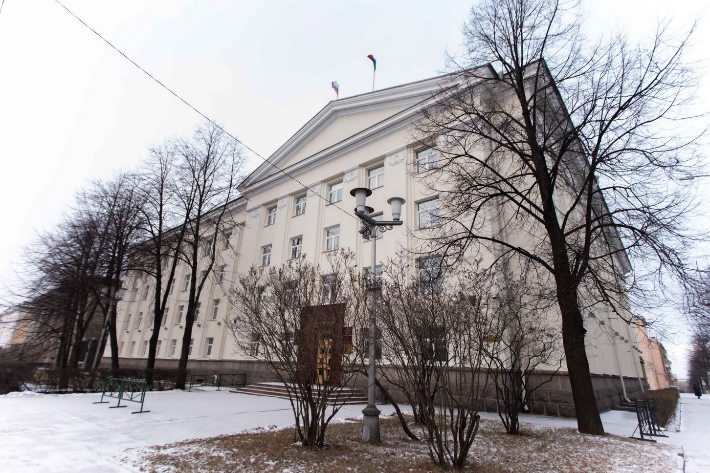 Valtaenemmistö Karjalan parlamentaarikoista äänesti talousarvioesityksen hyväksymisen puolesta. Kuva: Karjalan lainsäädäntökokous