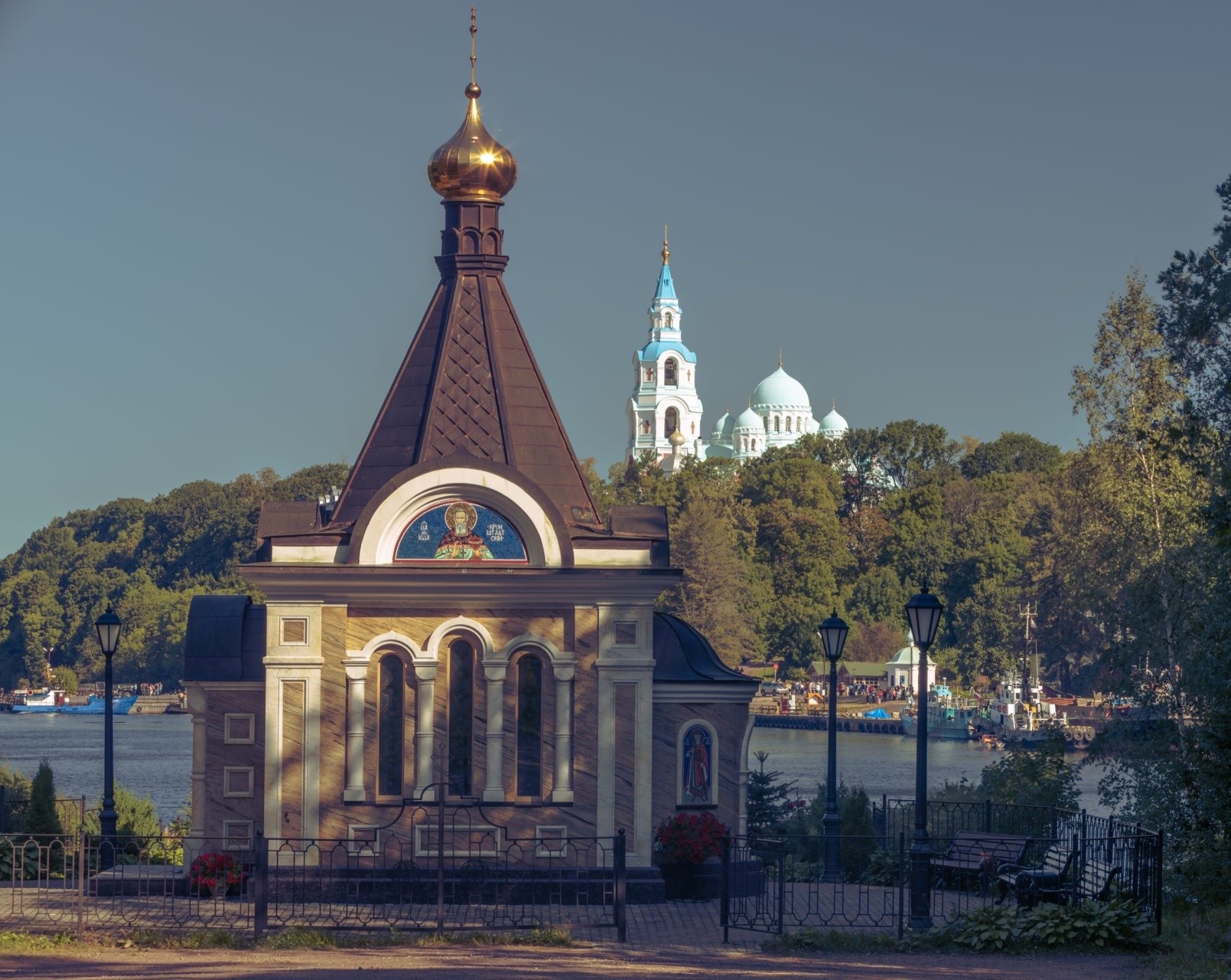 Valamon luostari sijaitsee Valamon saarella Laatokan järven pohjoisosassa. Kuva: Valamon luostarin VKontakte-sivu 