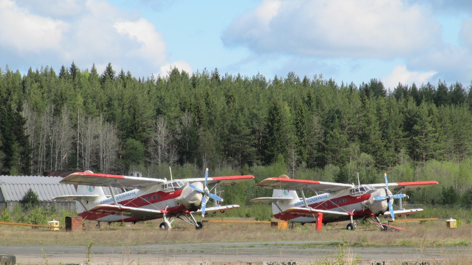 Petroskoin lentoasemalla on varuillaan kaksi AN-2-lentokonetta, joiden partiointimatkojen pituus on lisääntynyt 3 800 kilometriin. Kuva: Oleg Gerasjuk