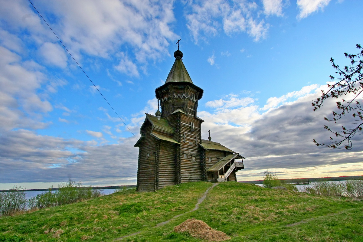 1700-luvun loppupuolella rakennettu puinen kirkko kuului Venäjän arkkitehtuurimuistomerkkeihin ja oli korkein historiallinen kirkko Karjalassa. Kuva: Vladimir Larionov