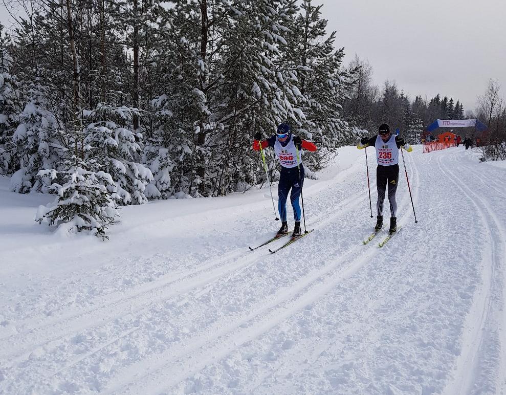 Uuši Lohijärvi -paikašša voipi hiihtyä, äšen još Petroskoissa talvella on šulašiä. Tulijana talvena hiihtyä šielä tulou vielä paremmakši. Kuva: Karjalan hiihtokilpailujen federatijon VK-sivu