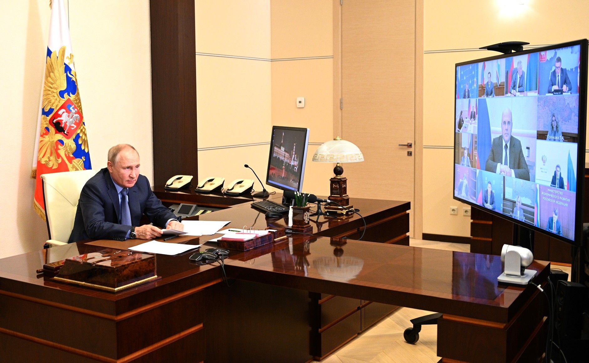21. heinäkuuta Venäjän presidentti Vladimir Putin käsitteli hallituksen neuvottelussa Venäjän metsäpalotilannetta. Kuva: Kremlin.ru