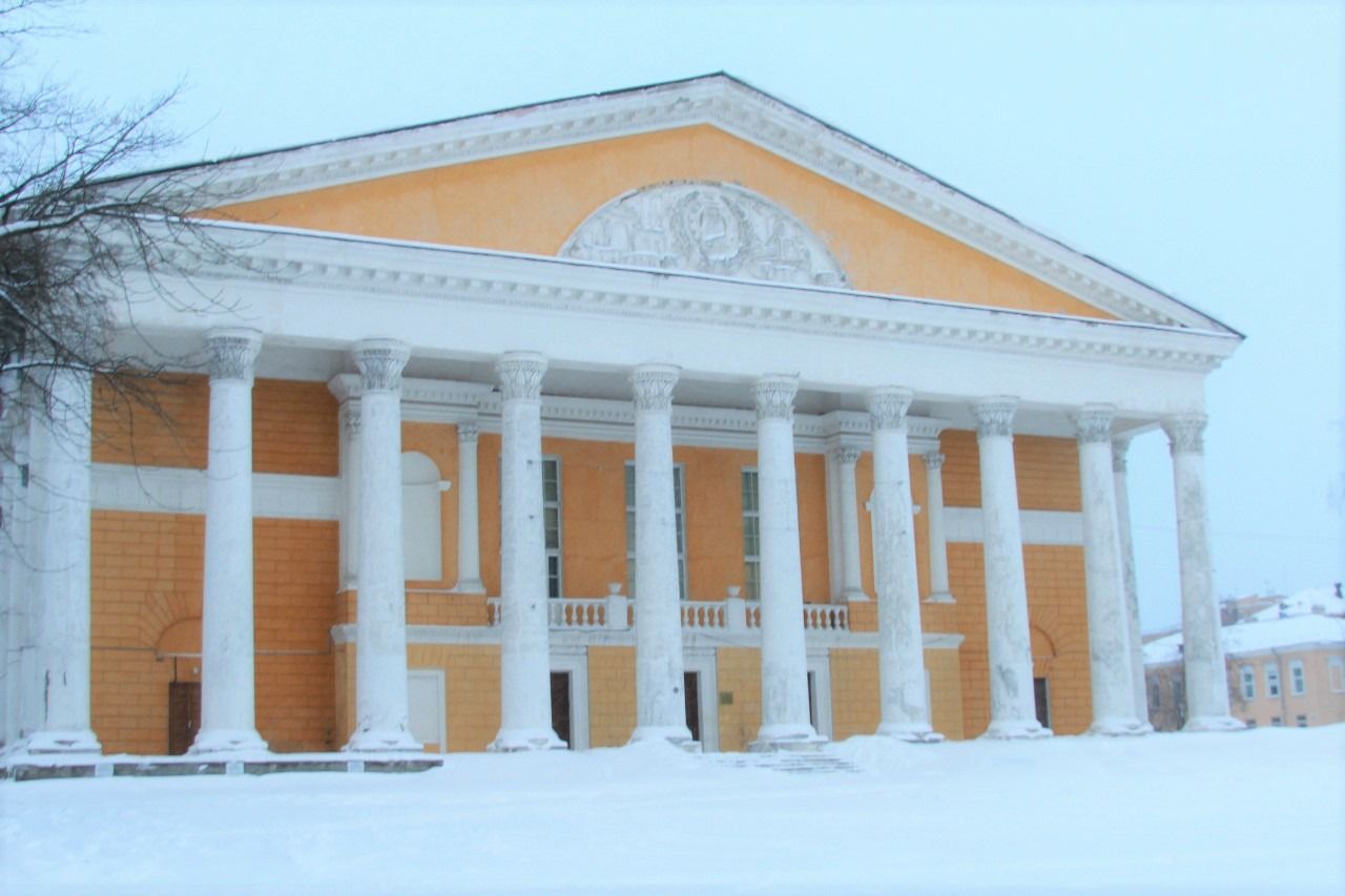 Traktoritehtaan entinen kulttuuritalo kuuluu Karjalan kulttuuriperinnön kohteisiin. Se sijaitsee Gogolinkadulla. Kuva: Karjalan päämiehen lehdistöpalvelu