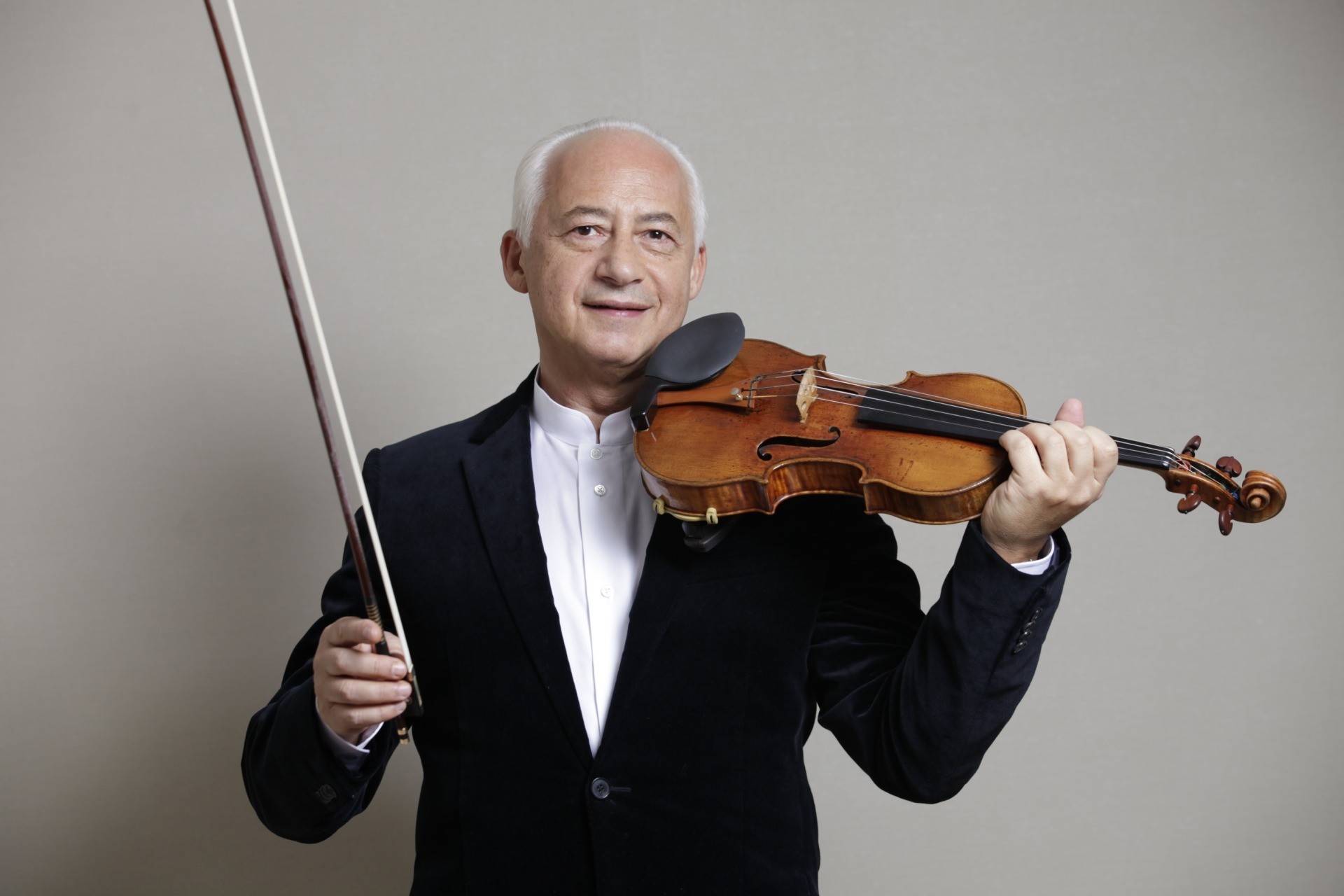Vladimir Spivakovin mukaan Bachin musiikki on nykyaikanamme hengenvoimien paras lähde. 6+. Kuva: tvoybro.com