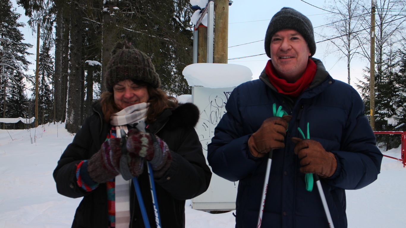 Amerikkalainen Douglas Casper ja pietarilainen Svetlana Hazanova tulivat Petroskoihin juhlimaan uutta vuotta. Kuva: Oleg Gerasjuk
