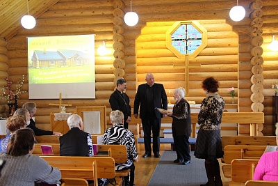Yli kolmasosa Pitkärannan seurakuntalaisista on inkerinsuomalaisia ja heidän jälkeläisiään. Kuva: Pitkärannan seurakunnan VKontakte-sivu
