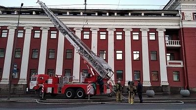 Venäjän hätätilaministeriön Karjalan hallinto sai ilmoituksen tulipalosta kello 19:33. Kuva: Margarita Pehkonen