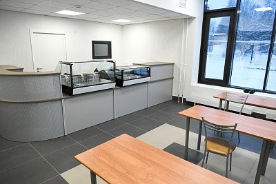 Lähipäivinä toimintansa aloittaa kahvila, joka sijaitsee ensimmäisessä kerroksessa. Kuva: Karjalan päämiehen lehdistöpalvelu